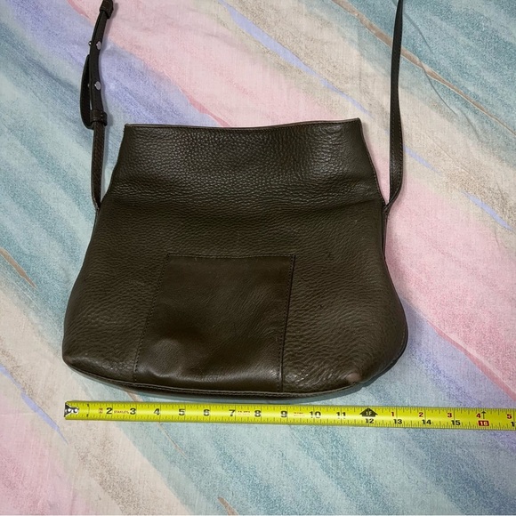 SHINOLA Cass Soft Leather Magnetic Fold Over Crossbody or Shoulder Bag - Picture 4 of 11
